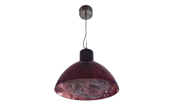 Que tal começar o ano com a sala de jantar renovada? O lustre MD85 é ideal para o ambiente. Disponível em roxo ou fumê. Lustres Yamamura, de R$ 929 por R$ 599