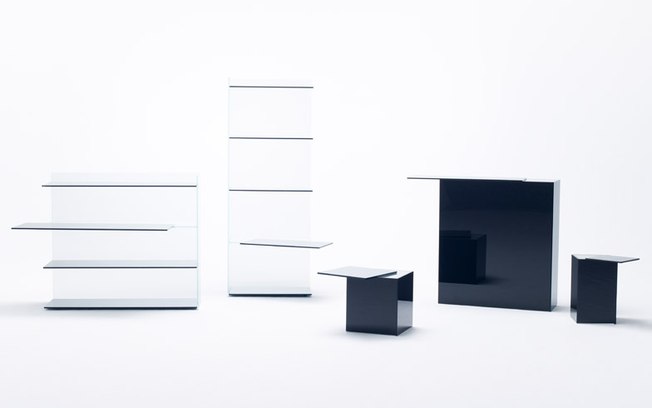 A coleção Slide, do estúdio Nendo para a Glas Italia inclui mesinhas e estantes que misturam superfícies transparentes e opacas que se complementam ao gosto do cliente
