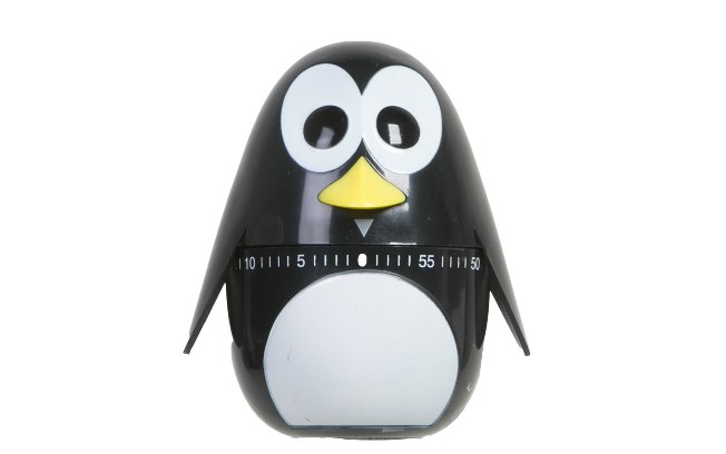 Programe o tempo desejado no timer “Pinguim”, da Kikkerland, disponível nas lojas Etna por R$ 29,99