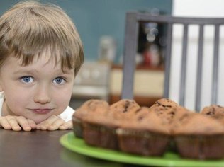 O açúcar pode fazer parte do cardápio das crianças, desde que de forma balanceada