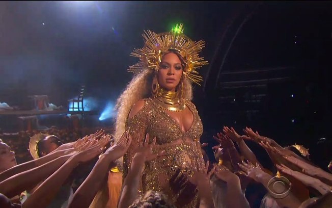 Beyoncé durante show no Grammy 2017