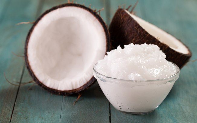 Óleo de coco vale para dietas e para cuidados com a beleza